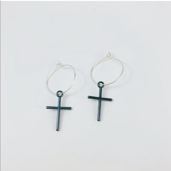 NWT KATY GINGER DESIGNS Cross Hoops - Picture 2 of 6